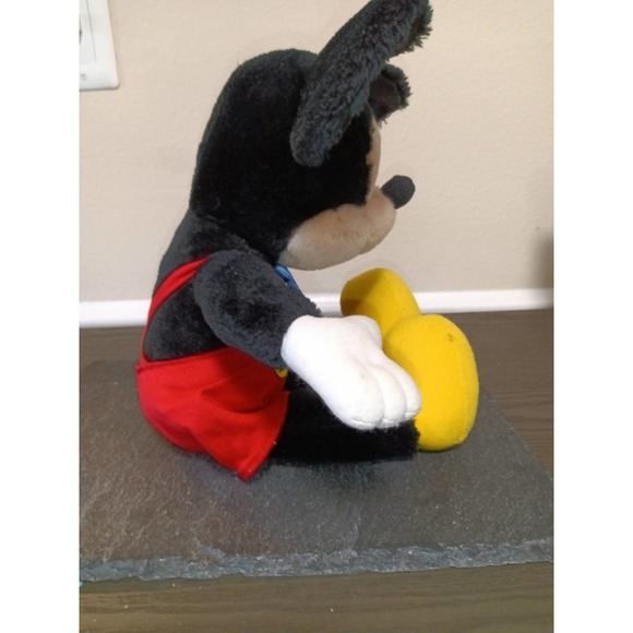 Everyone Loves to Get  Applause Plush Mickey Mouse - Picture 2 of 6